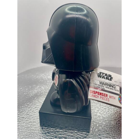Star Wars Darth Vader Candy Pieces Dispenser with Sound - Picture 5 of 8